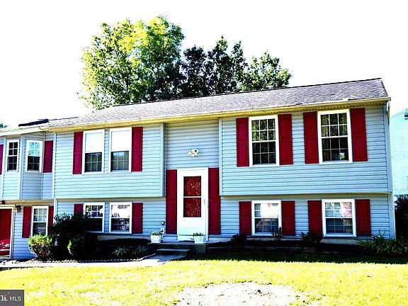2nd image of 10801 Saville Ct