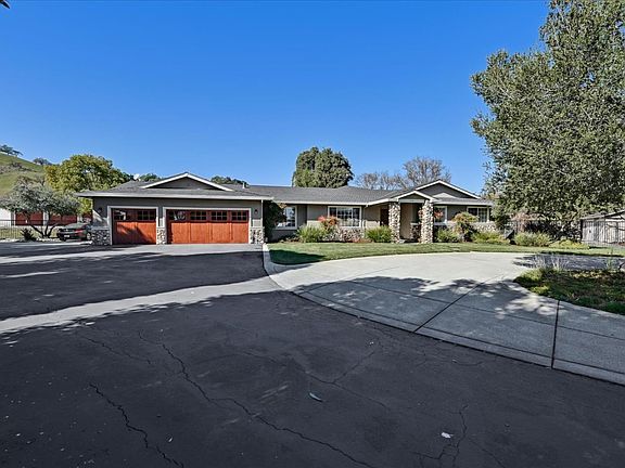 2nd image of 12835 Quail Hill Ct