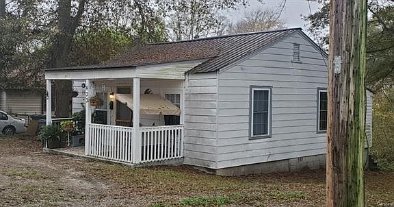 3rd image of 430 College St