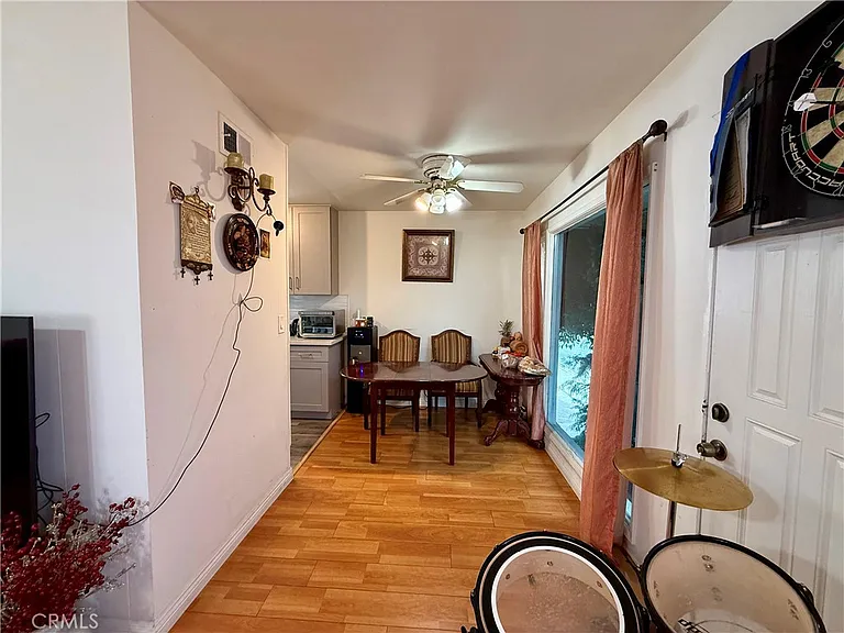 408 N Pacific Ave — Photo 4
