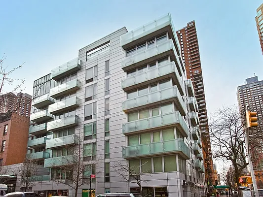 Sold by Sotheby's International Realty | media 18