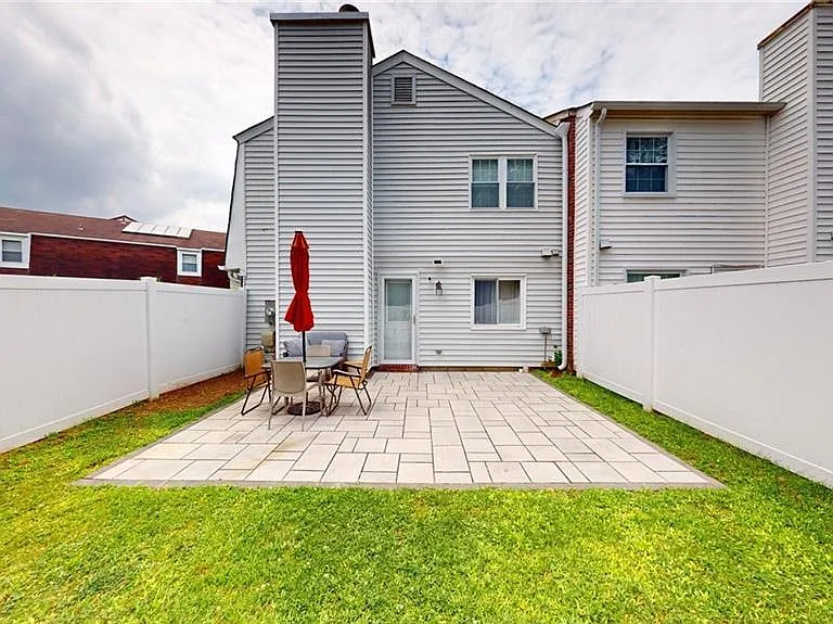 4507 Sir Johns Ln — Photo 22