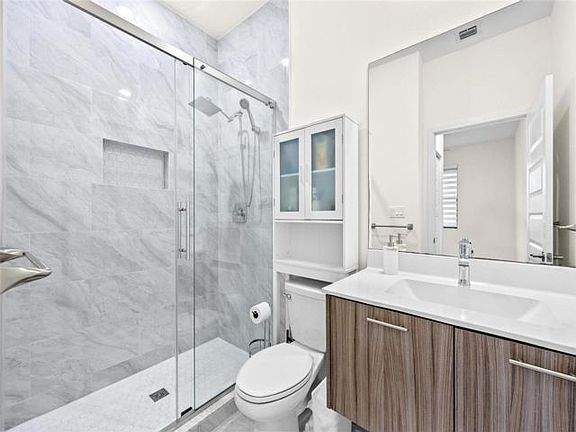 4th image of 8055 NW 104th Ave APT 33