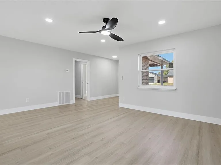 2843 Calico Ct — Photo 6