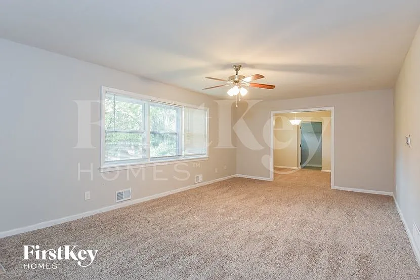 3 bed, 2.0 bath, 1484 sqft, $2,225 — Photo 4
