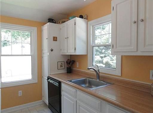 4th image of 2684 Bellwood Ave