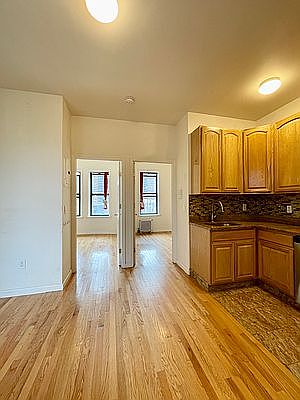 1st image of 136 McKibbin St #15
