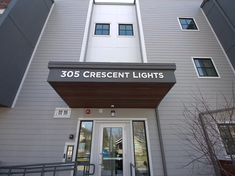 305 14th Ave NE #201 — Photo 3
