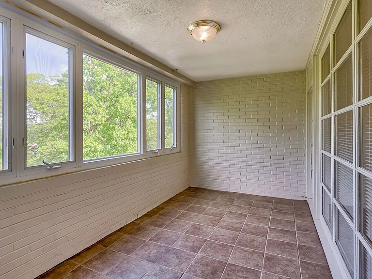 Thomas Wynne Apartments — Photo 11