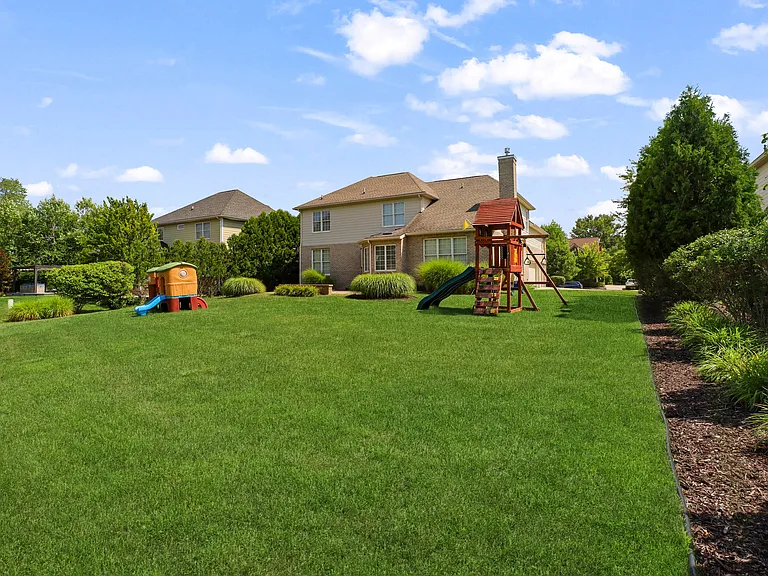24303 Saybrook Ct — Photo 49