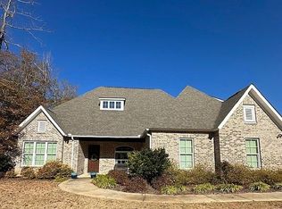 324 Baytree Ln, Auburn, AL 36830