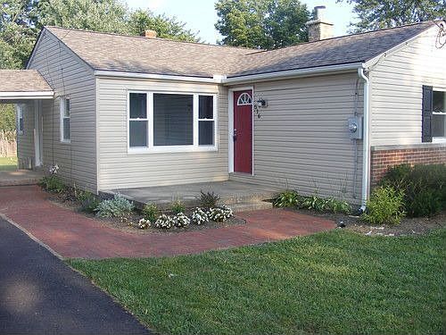 1st image of 516 Sunset Dr
