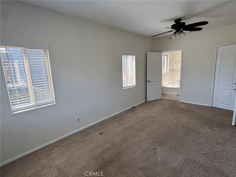 1052 W 25th St — Photo 11