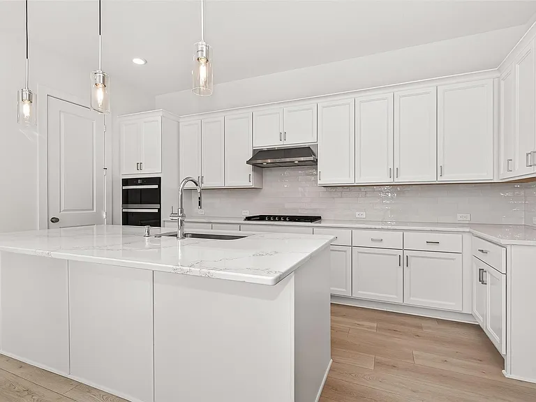 4916 Northern Woods Dr — Photo 13