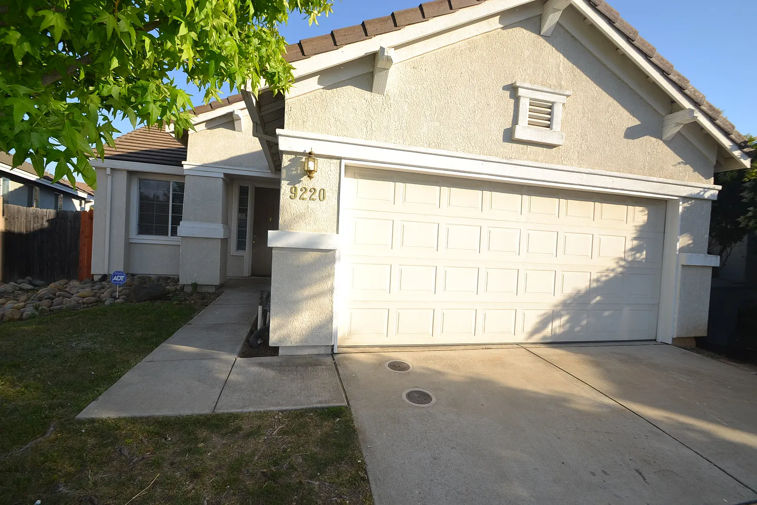 9220 Sweetdale Ct photo 1