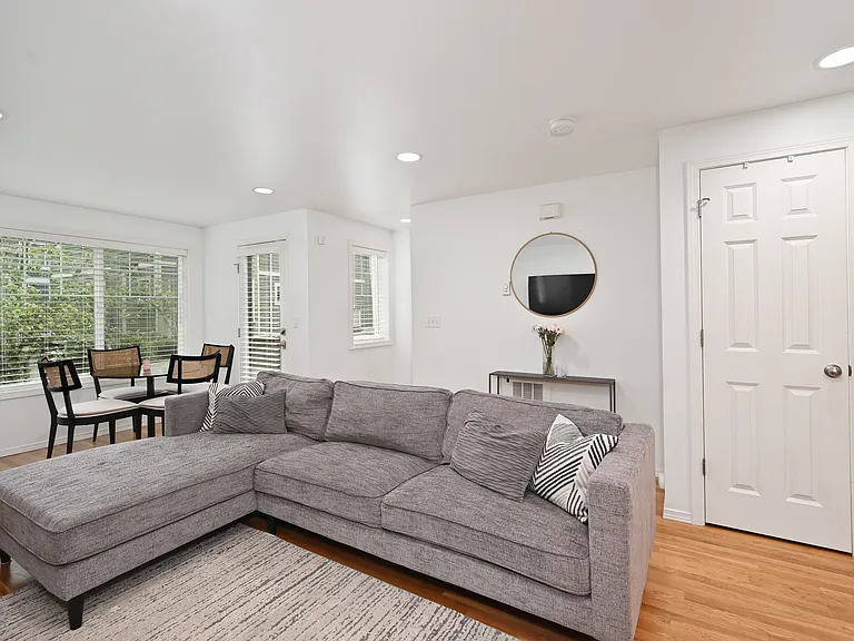 8509 Midvale Ave N #C — Photo 15