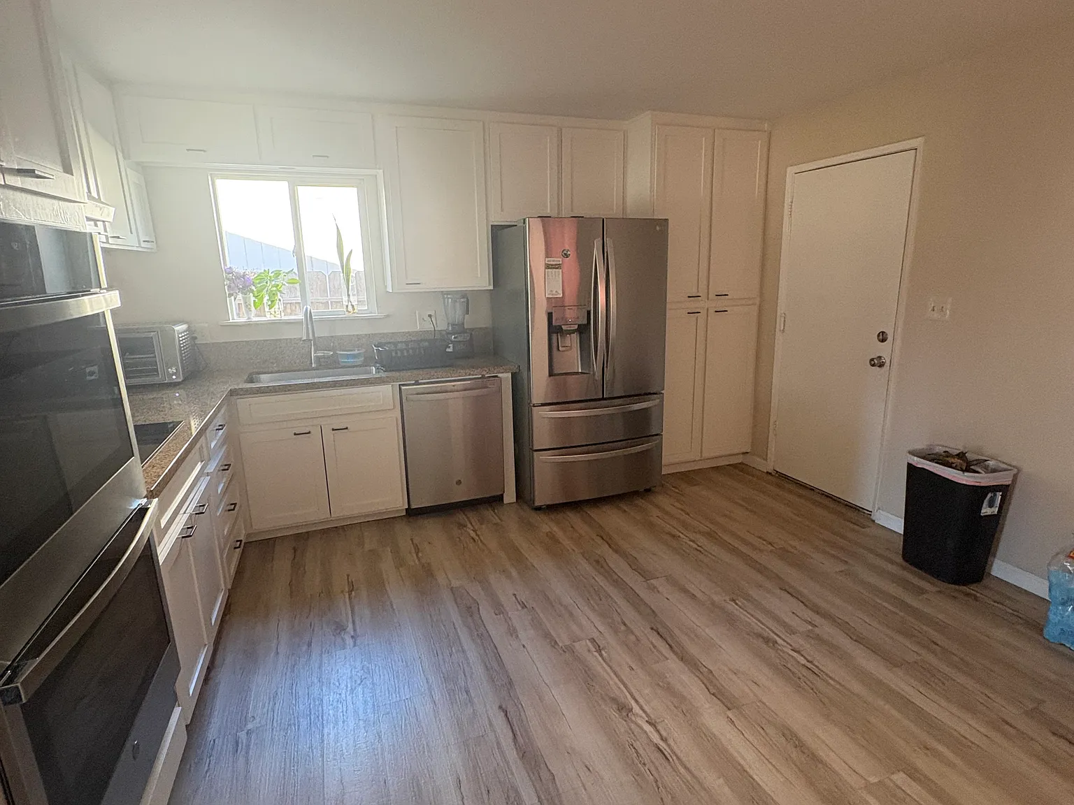 3 bed, 1248 sqft, $2,550 — Photo 4