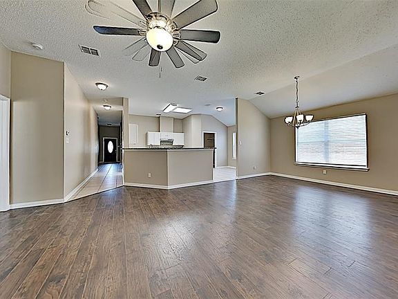 5th image of 11000 Fawn Valley Dr