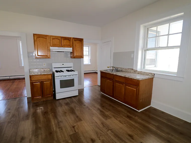 160-164 New York Ave #2 — Photo 23