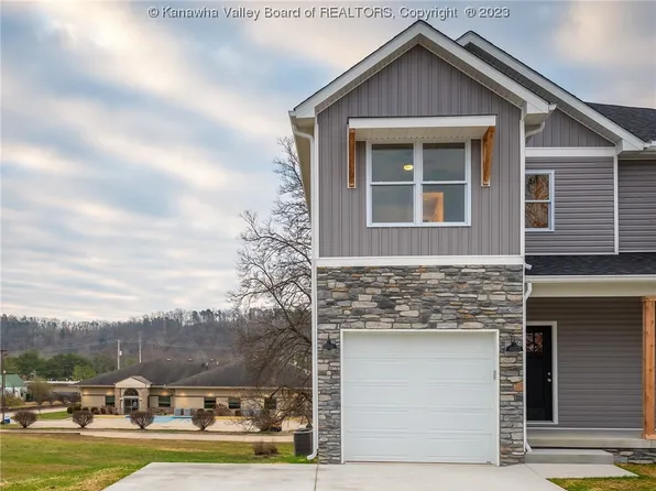 2013 E Highland St, Hurricane, WV 25526