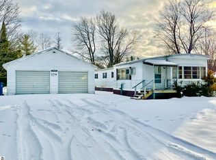 1758 Poplar Pl, Traverse City, MI 49686