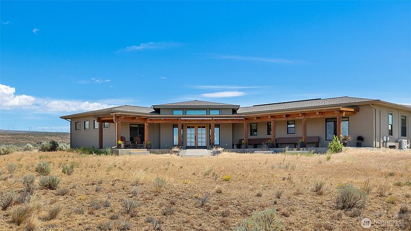 2nd image of 2071 Sage Hill Drive