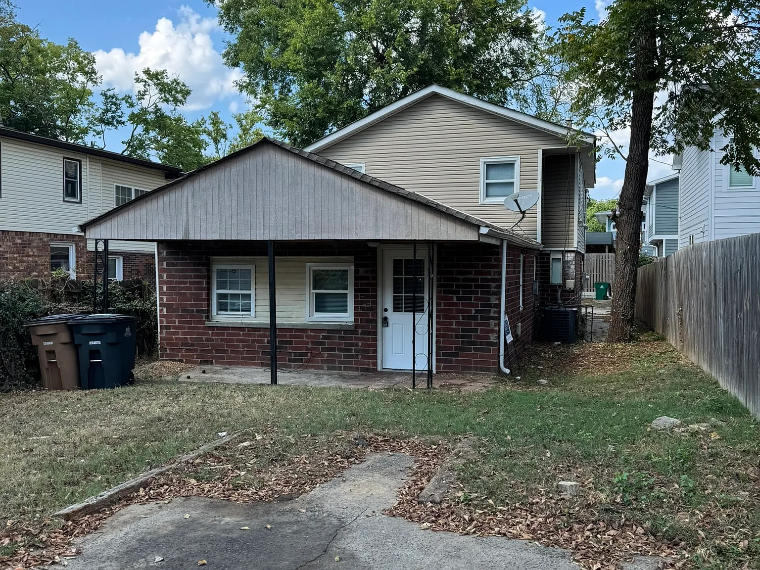 2406 Hyde St — Photo 4