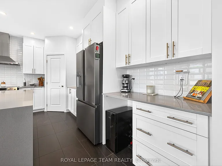 160 Highgarden Ter — Photo 15