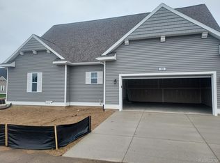 380 Dorchester Dr, Howell, MI 48855