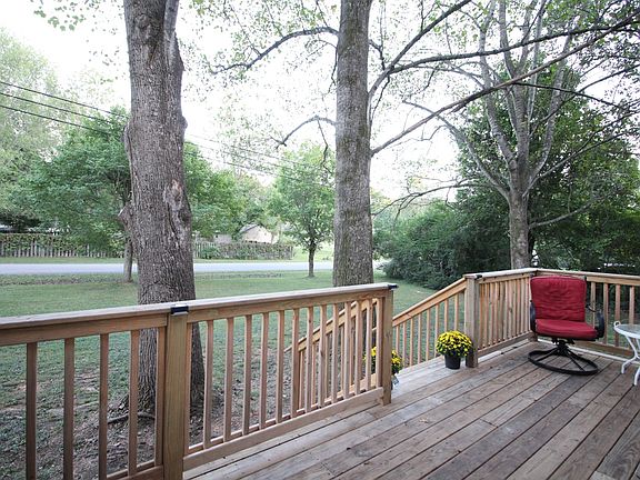 4th image of 7108 White Oak Dr