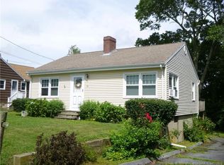32 Bayberry Ln, Groton, CT 06340