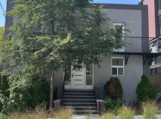 22 Brad St #4, Toronto, ON M6P 1N1