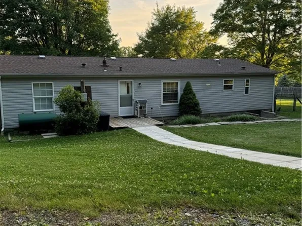 246 Maple Leaf Dr, Armagh, PA 15920