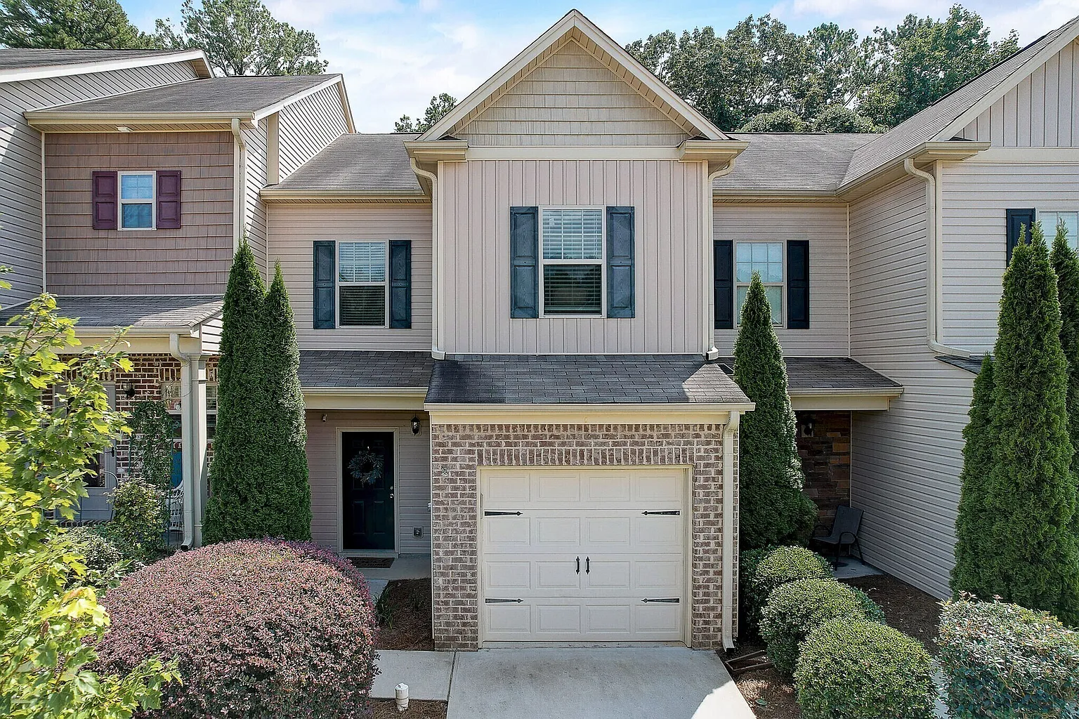 546 Oakside Pl photo 1