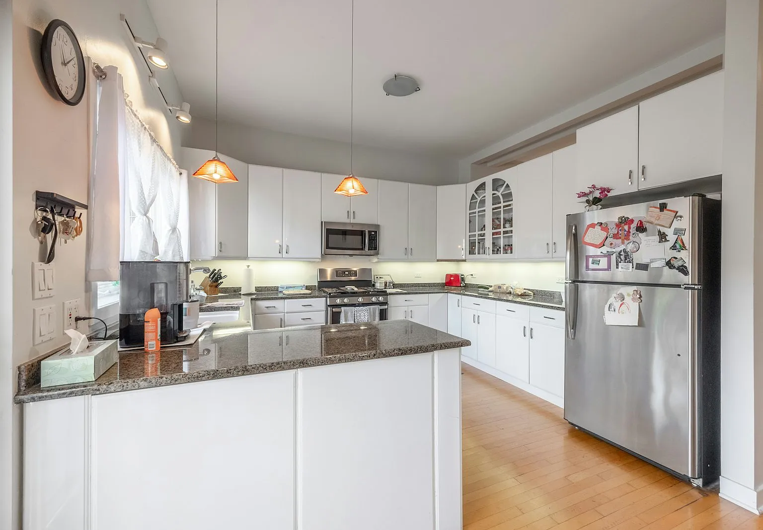1723 North Wood Street, Unit 1 — Photo 2