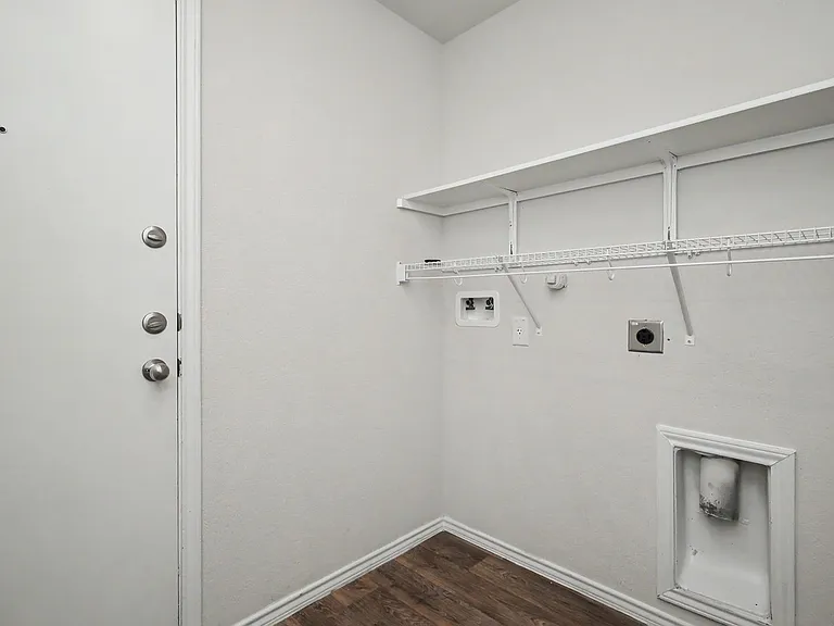 144 Hogans Aly — Photo 18