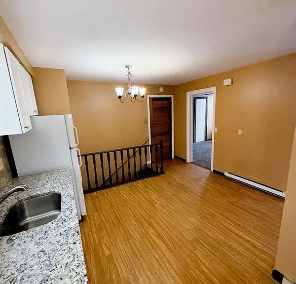 716 W Lackawanna Ave #UPPER LEFT — Photo 4
