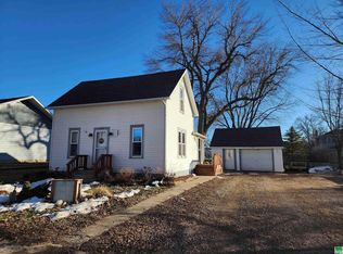 1114 4th St, Hull, IA 51239