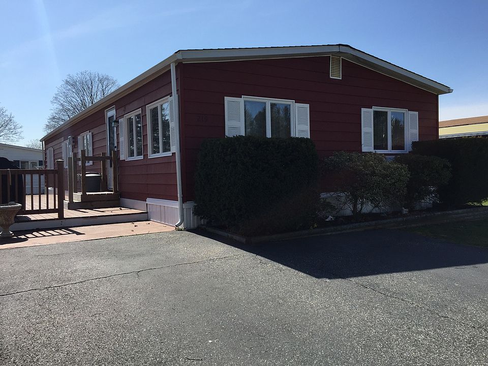 1st image of 703-219 Fresh Pond Ave