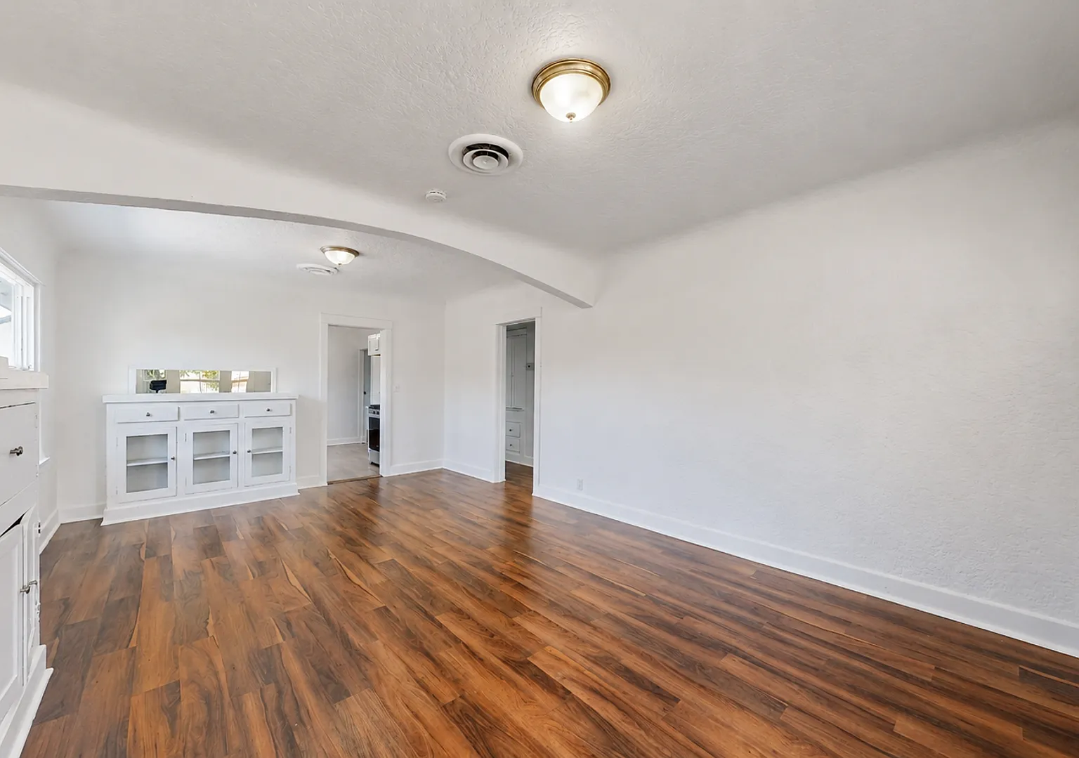 1718 Fairmount Boulevard — Photo 4