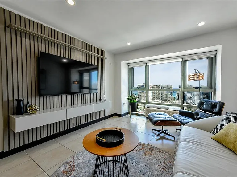 103 Avenue De Diego #1802 — Photo 2