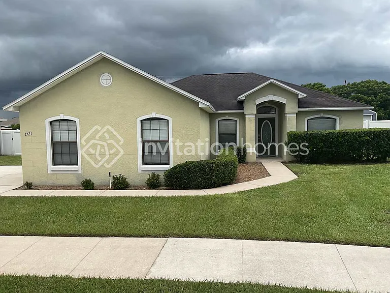 1721 James Pointe Dr — Photo 1