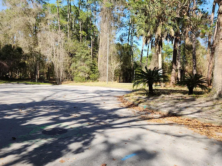 Private /quiet culdesac street