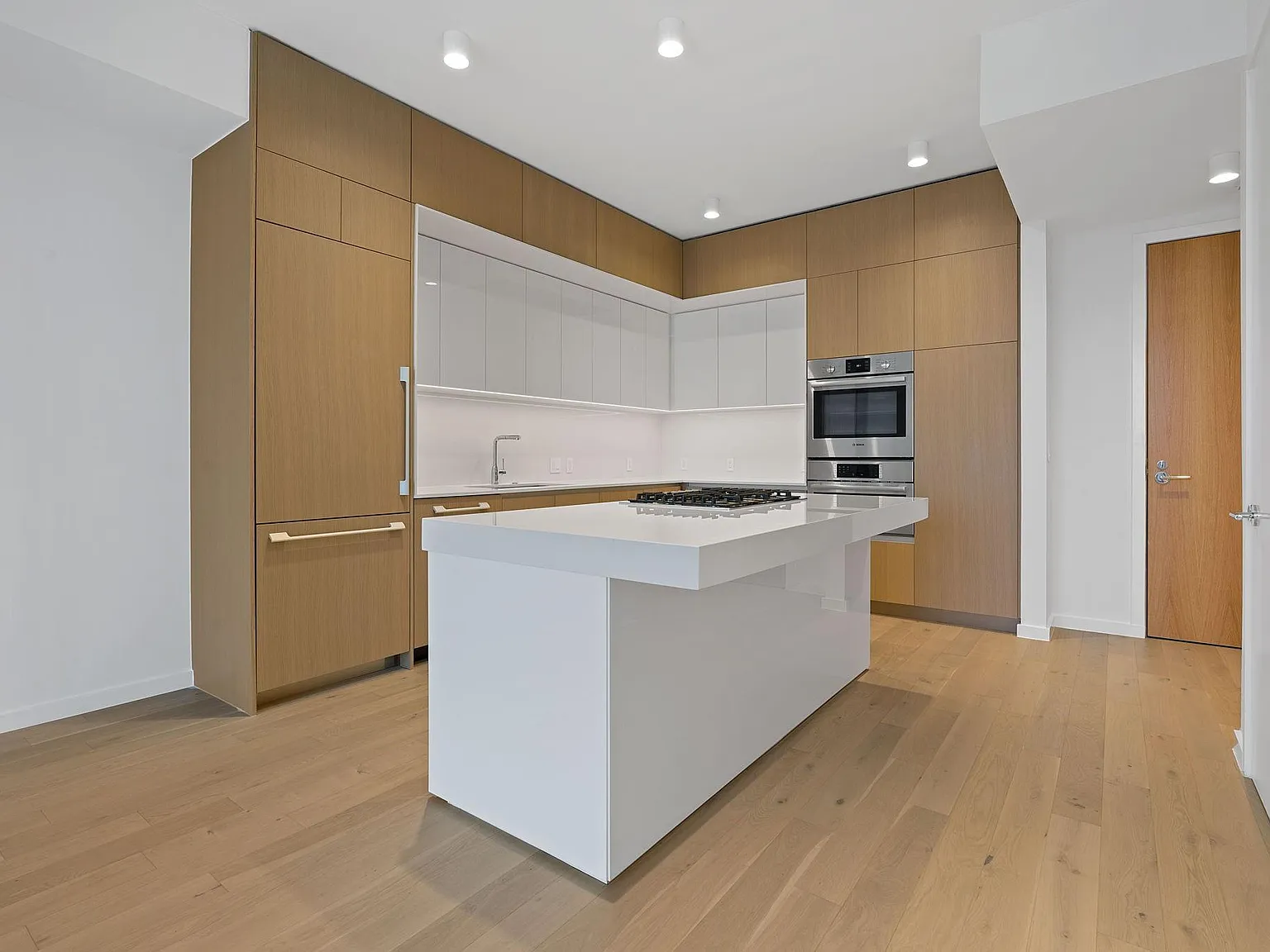 1 bed, 1.0 bath, 910 sqft, $3,500 — Photo 4