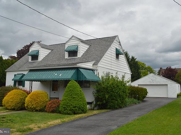 2nd image of 2121 Peters Rd