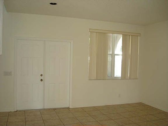 4th image of 4299 Foxtail Ln