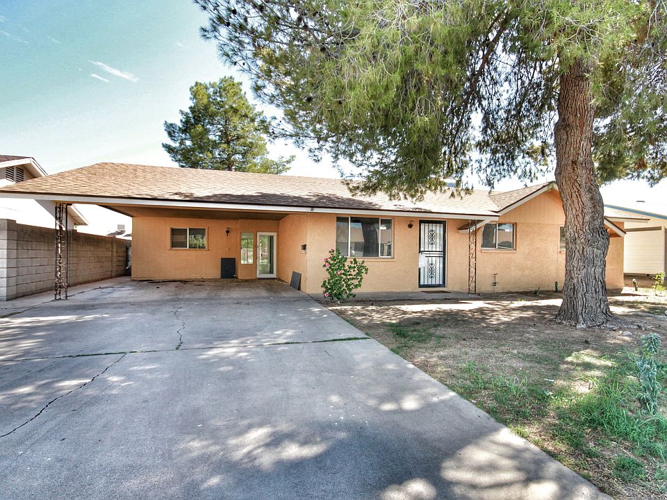 Front Driveway View