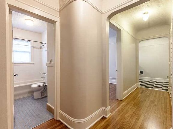 4th image of 730 NW 20th Ave #105