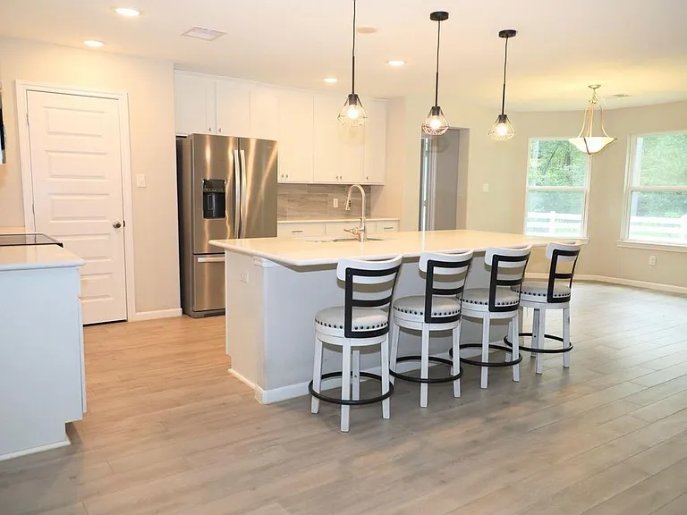 131 Feldspar Ln — Photo 3
