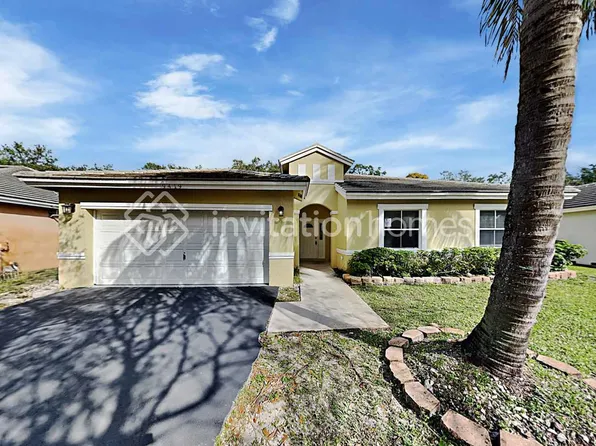 9419 SW 18th St, Hollywood, FL 33025